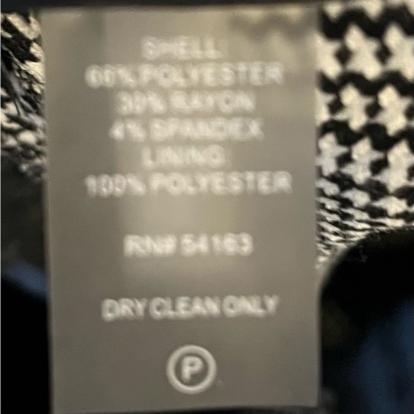 Calvin Klein Women’s Modern Fit size 2 black and white plaid/checkered - Picture 6 of 6